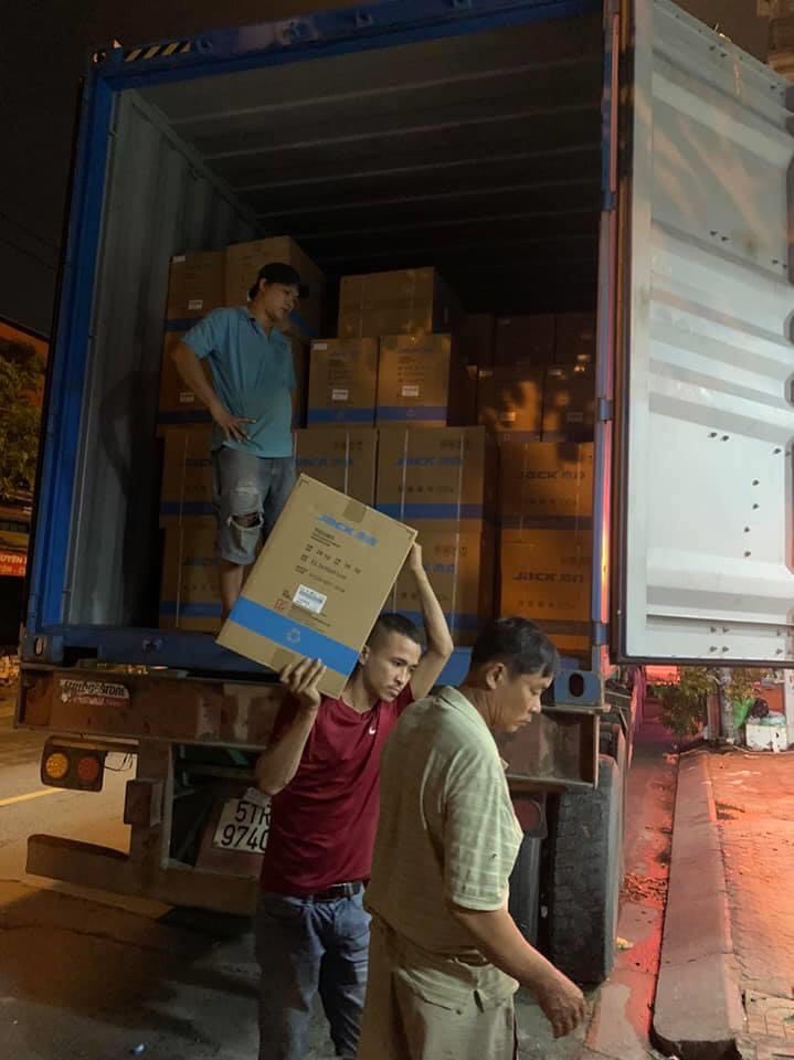 Bốc Xếp Hàng Hoá Tại Cảng Cát Lái, Quận 2